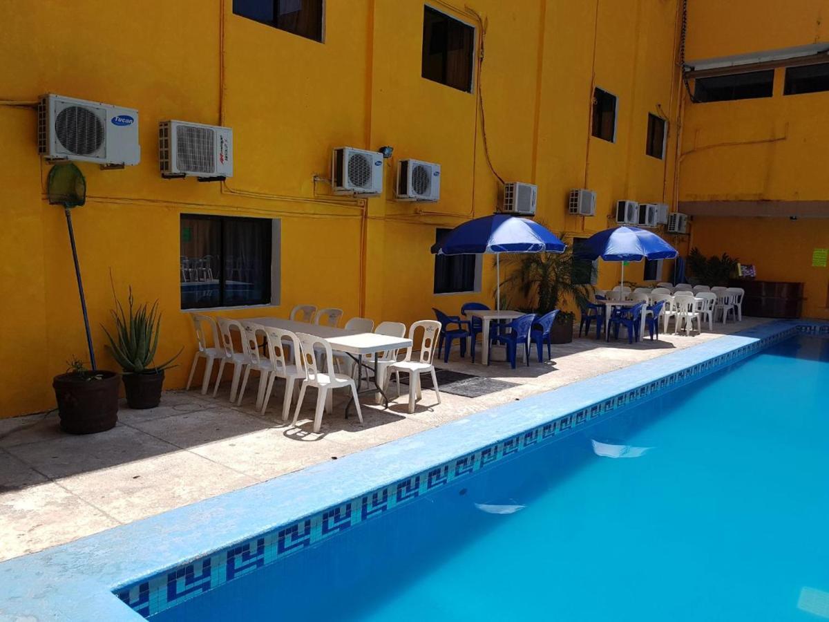Hotel Arcos Del Parque Acayucan Esterno foto