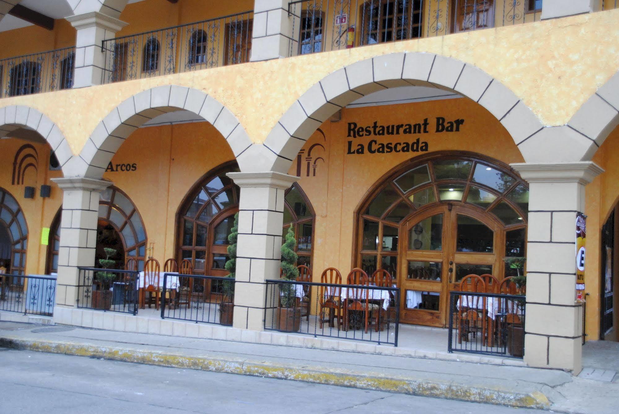 Hotel Arcos Del Parque Acayucan Esterno foto