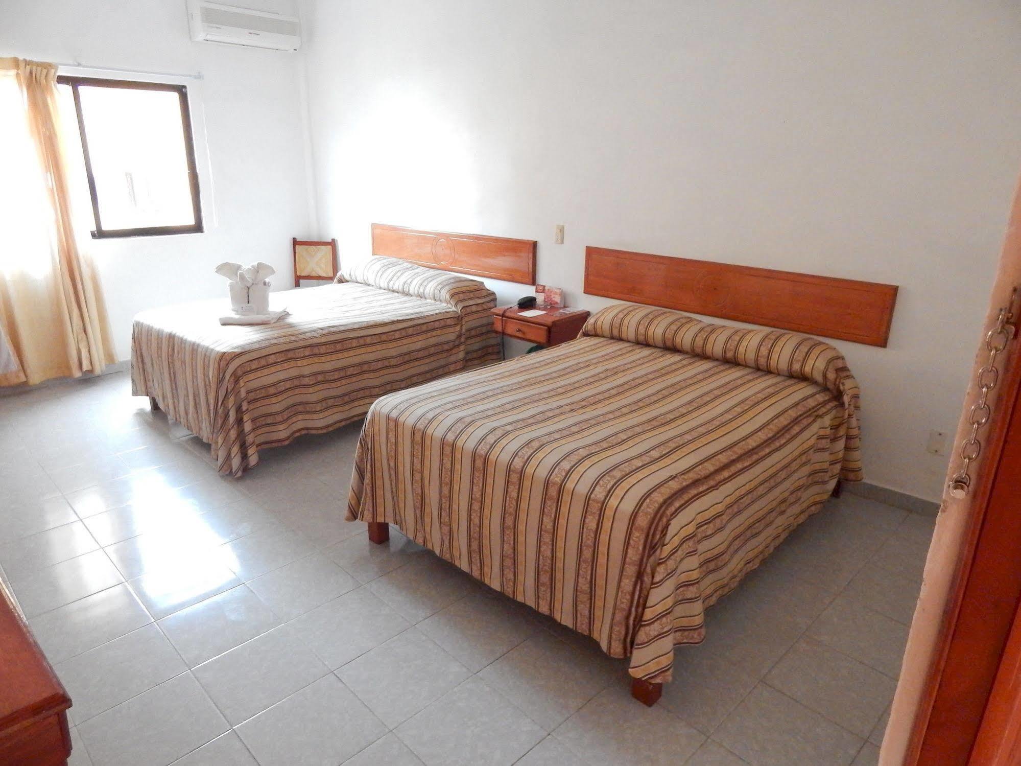 Hotel Arcos Del Parque Acayucan Esterno foto