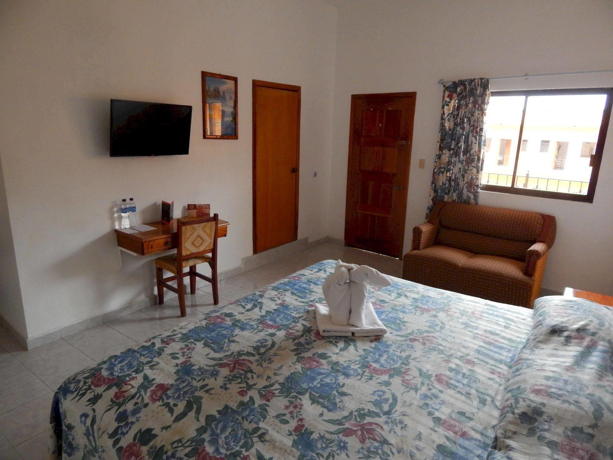 Hotel Arcos Del Parque Acayucan Esterno foto