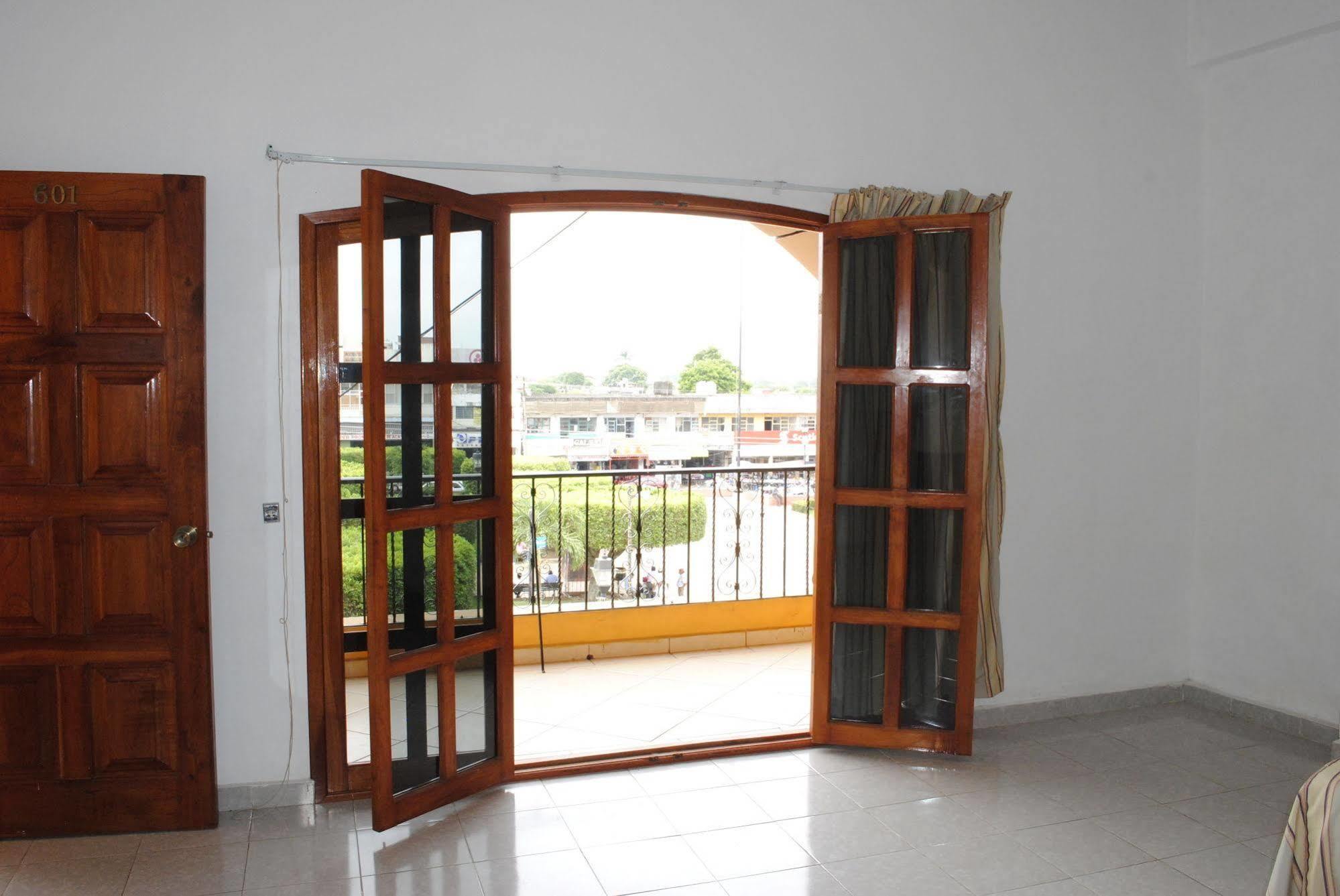 Hotel Arcos Del Parque Acayucan Esterno foto