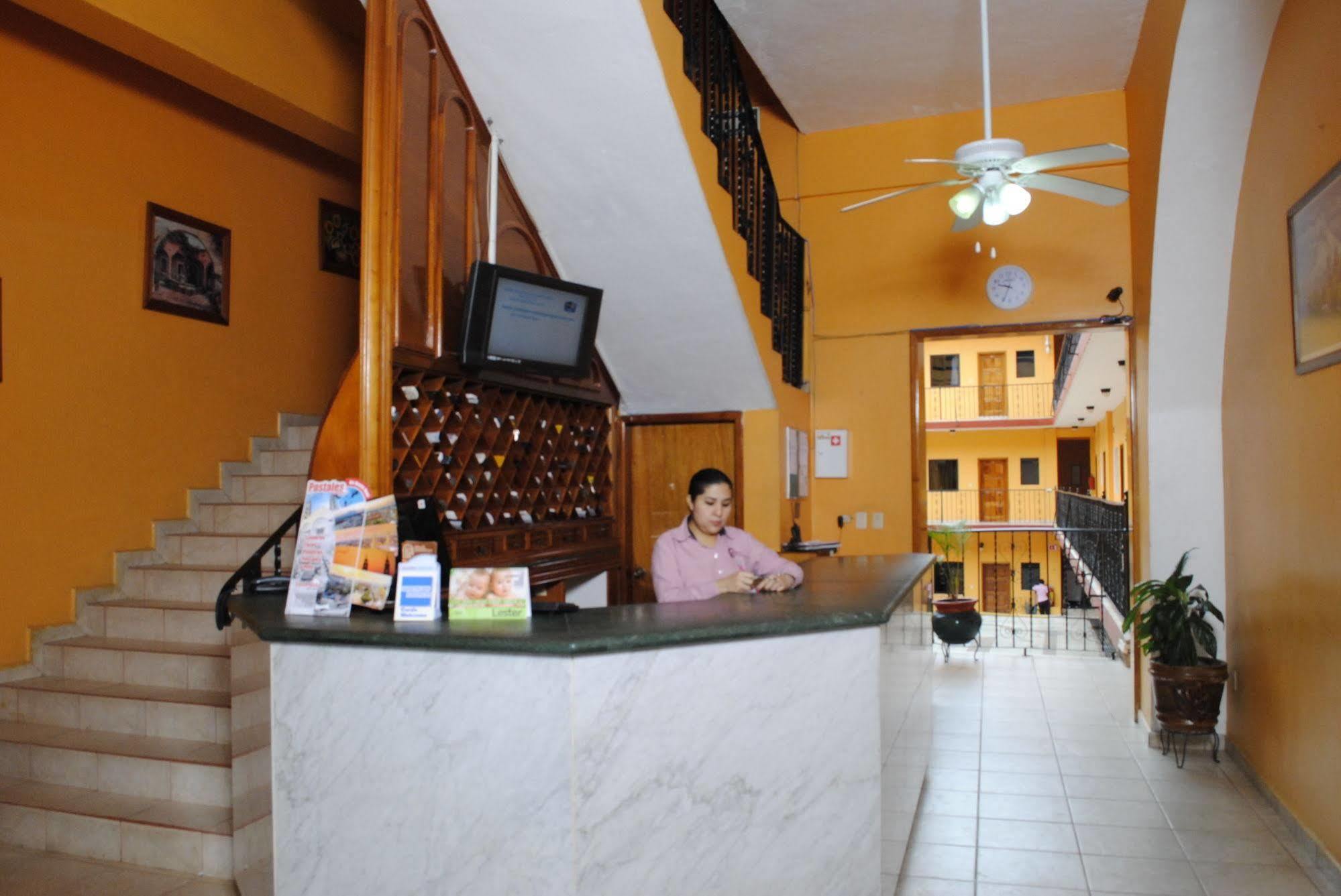 Hotel Arcos Del Parque Acayucan Esterno foto